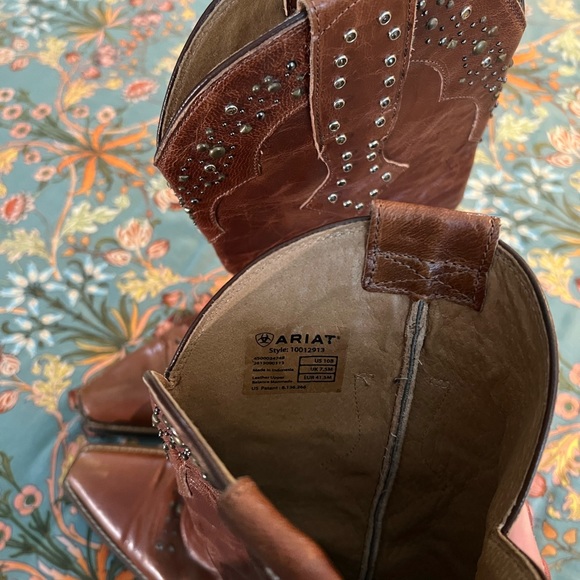 Studded Ariat Cowboy Boots - Picture 3 of 5
